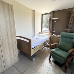 Une chambre à la Maison de repos pour personnes âgées - Les Bosquets.jpg