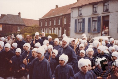 Cortège de l'Ascension - 1982 - Collection de la Famille GODEFROID (10).jpg